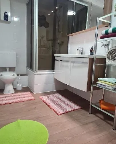 3 Schlafzimmer &wohnkueche Lejlighed Oberhausen (North Rhine-Westphalia)